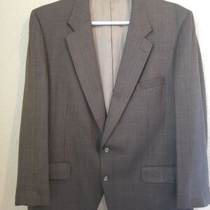 Vintage Burberry Men's Wool  Blazer in Brown Houndstooth Pattern